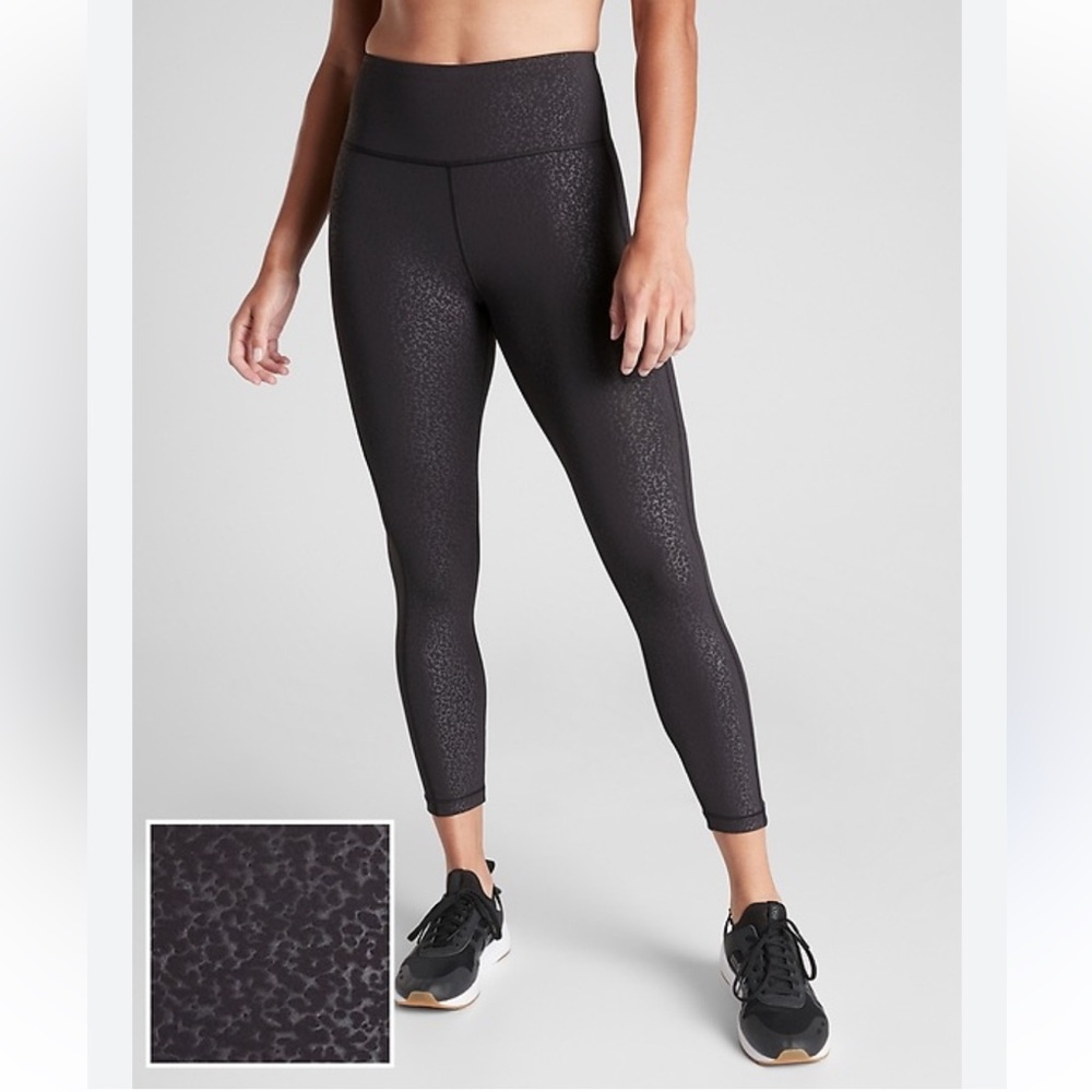 Athleta Stash Pocket Embossed 7/8 Black Tight